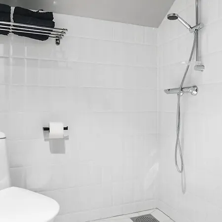 Modern Studio Perfect For Business Travelers. Bg7 *